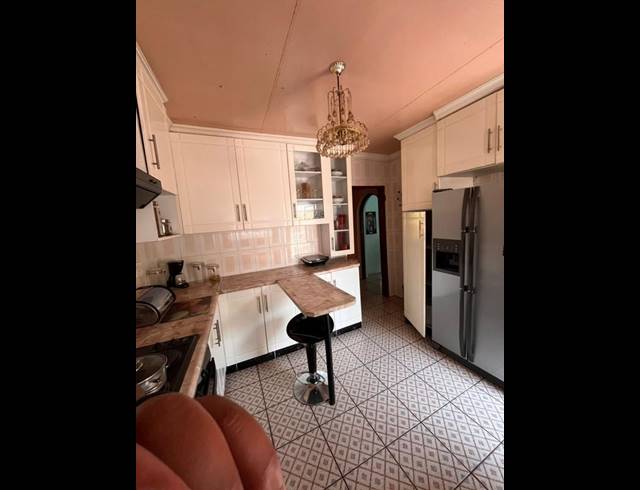 5 BEDROOM HOUSE FOR SALE IN SOSHANGUVE AA